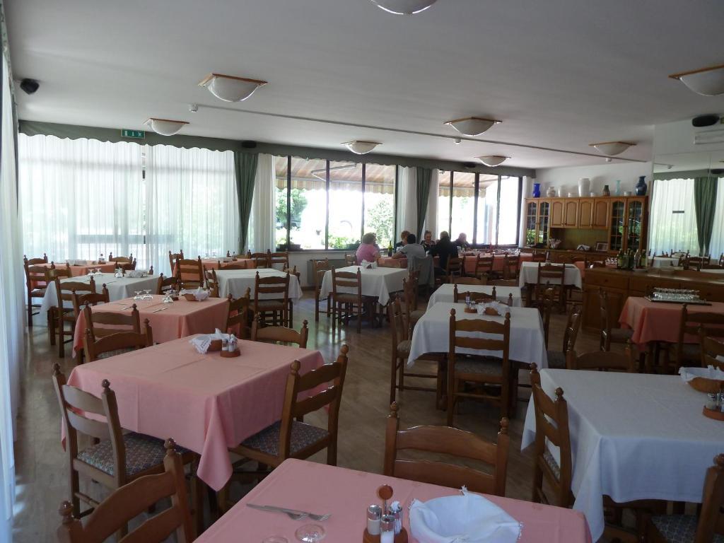 Hotel Sport - Pet friendly hotel&fishing lovers Levico Terme Eksteriør bilde
