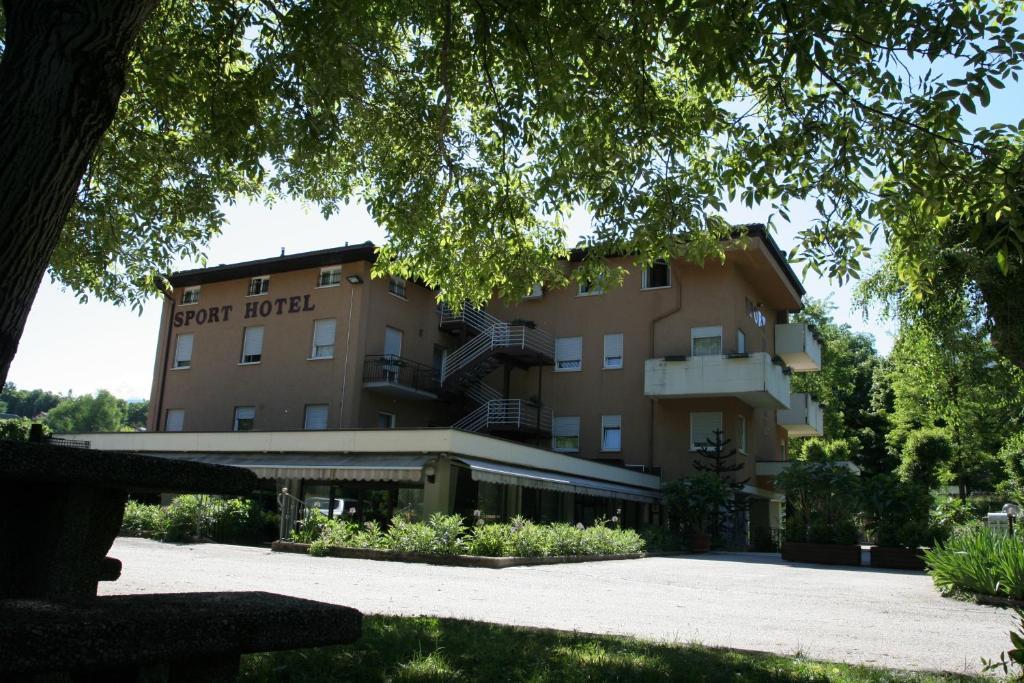 Hotel Sport - Pet friendly hotel&fishing lovers Levico Terme Eksteriør bilde