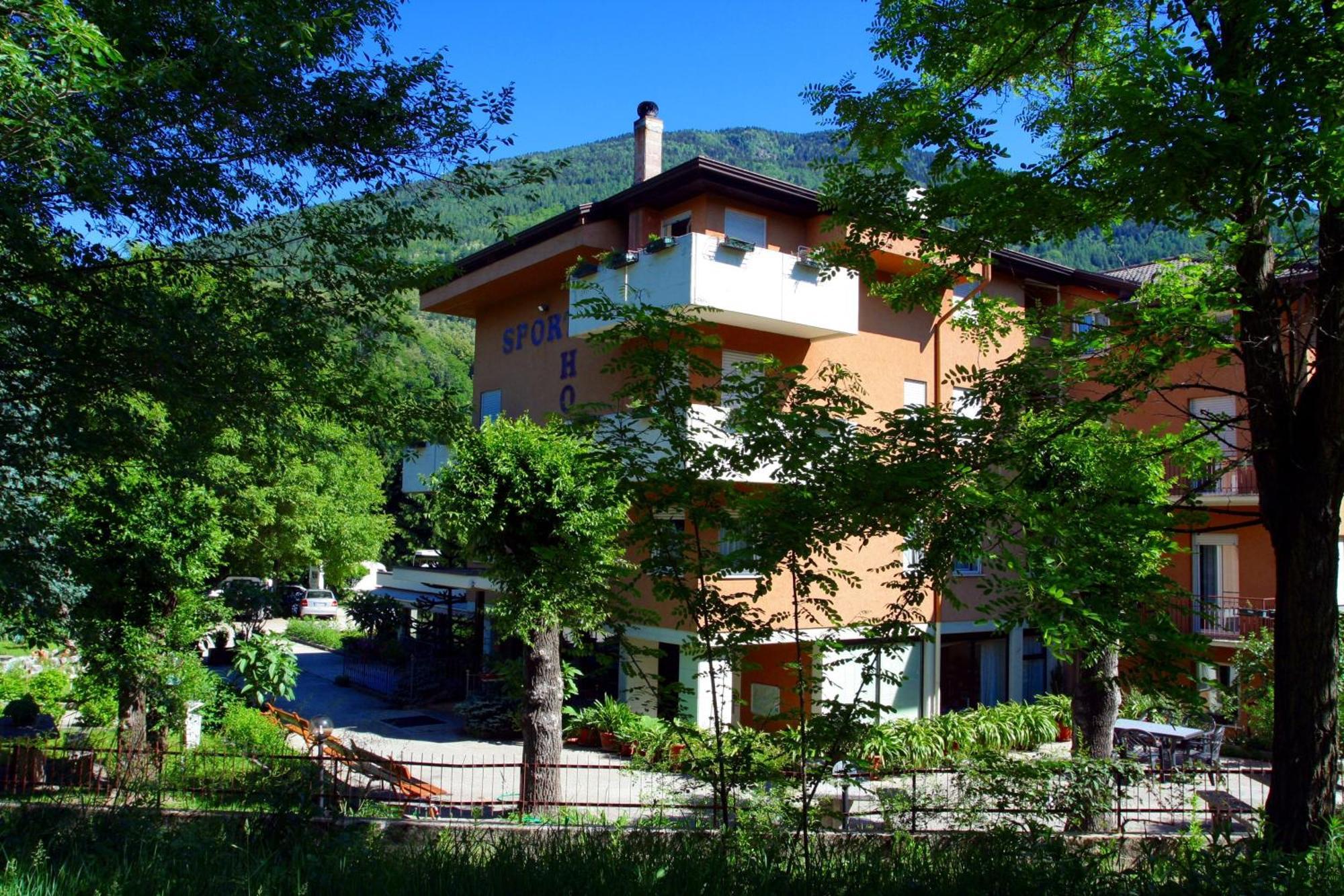Hotel Sport - Pet friendly hotel&fishing lovers Levico Terme Eksteriør bilde