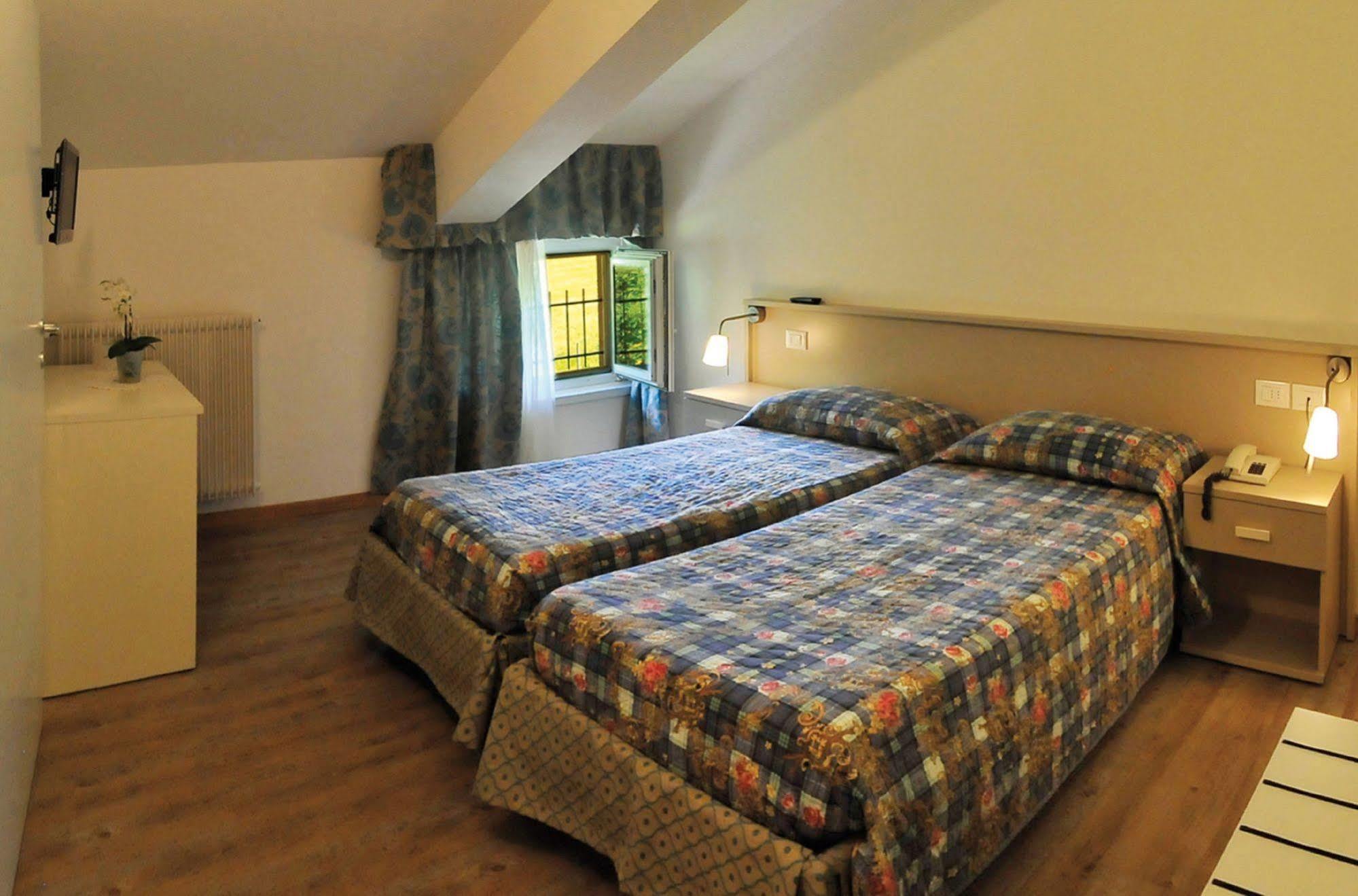 Hotel Sport - Pet friendly hotel&fishing lovers Levico Terme Eksteriør bilde